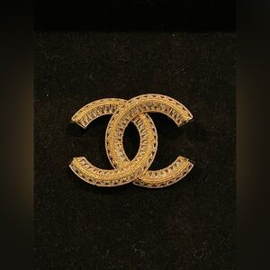 Fashion Jewelry Stamped Gold Interlocking CC Brooch